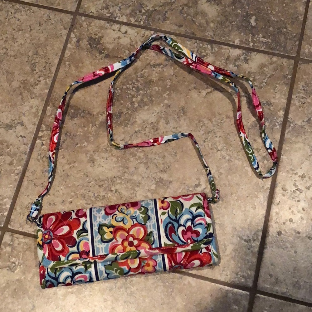 Vera Bradley Wallet🌺🌸Can be worn